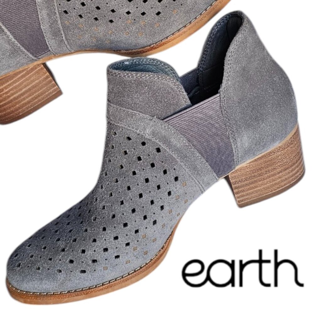 Earth 6.5 Taupe Beige Suede Leather Booties